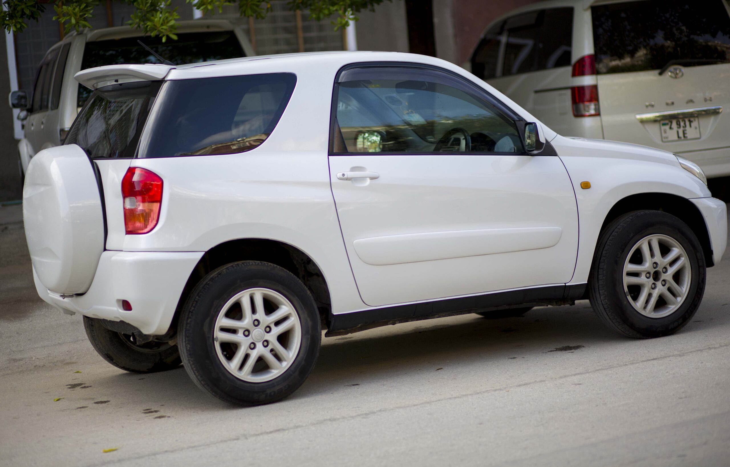 SUZUKI-ESCUDO-4WD-3-DOORS-scaled